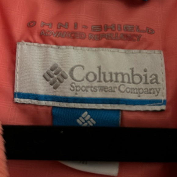 Columbia peaches colder jacket with hood and zip pockets - Picture 2 of 4